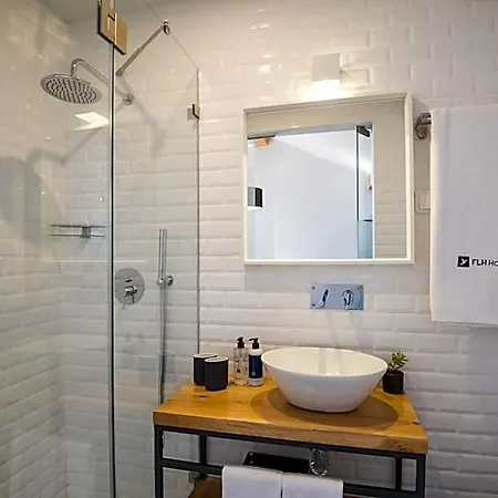 מלון Urbano Flh 4*