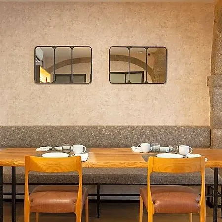 Urbano Flh מלון 4*